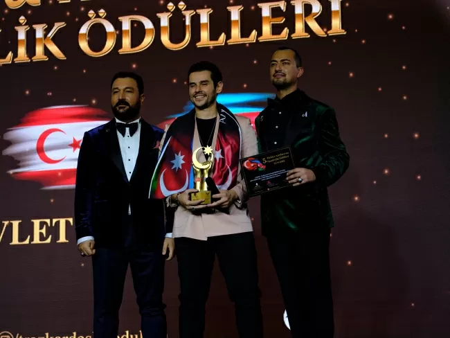 türkiye-azerbaycan kardeşlik gecesi ödül törenleri yapıldı