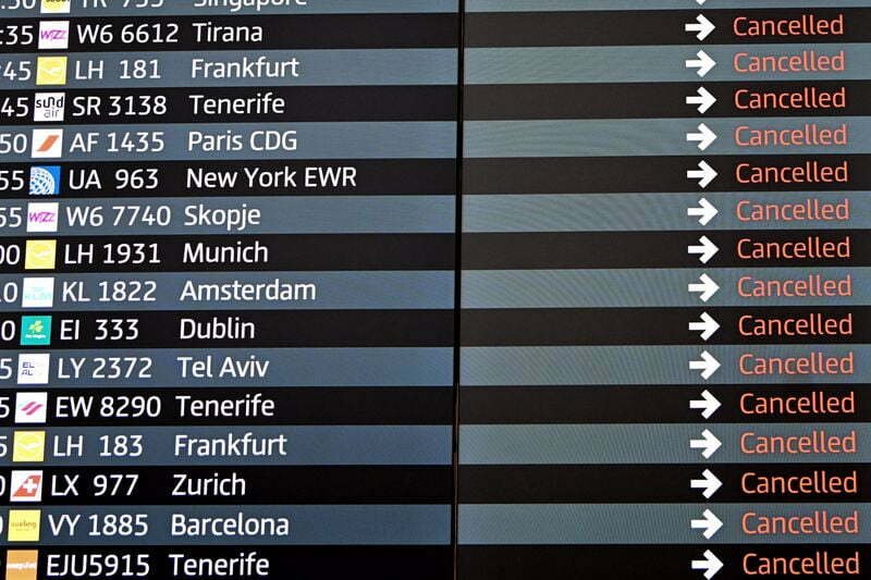 berlin havalimanı'nda grev: tüm uçuşlar iptal oldu