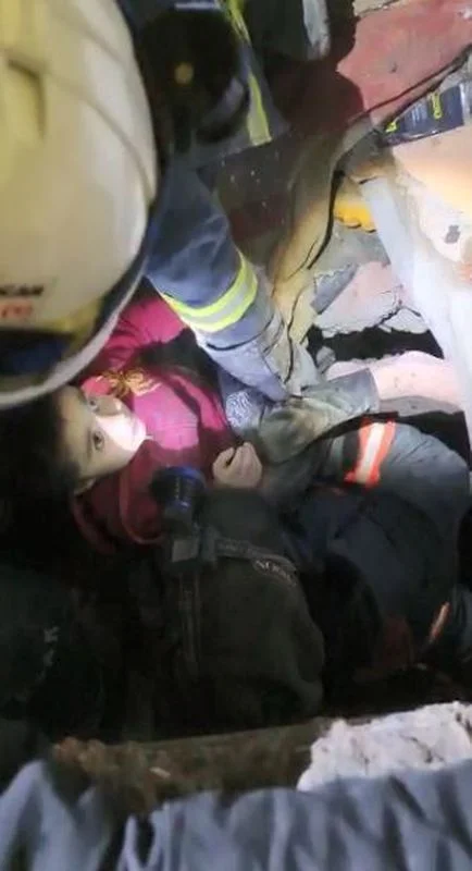 malatya’da 45 saat sonra 6 yaşındaki abdullah enkaz altından kurtarıldı