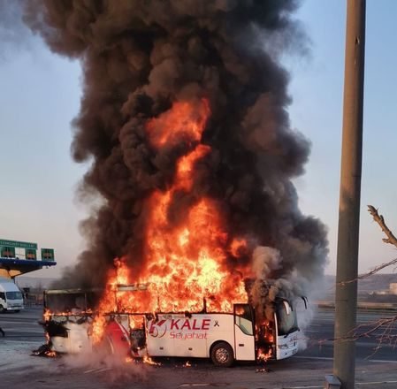 Silivri’de yolcu otobüsü alev alev yandı