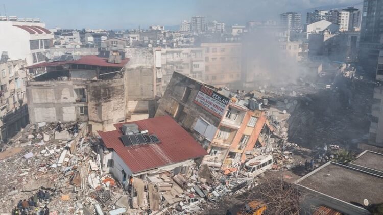 Depremin vurduğu 10 il için OHAL kararı Resmi Gazete'de