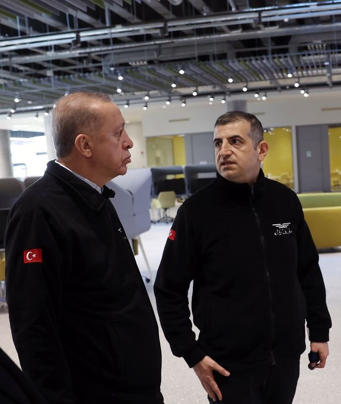 Cumhurbaşkanı Erdoğan, Özdemir Bayraktar Milli Teknoloji Merkezi'ni ziyaret etti