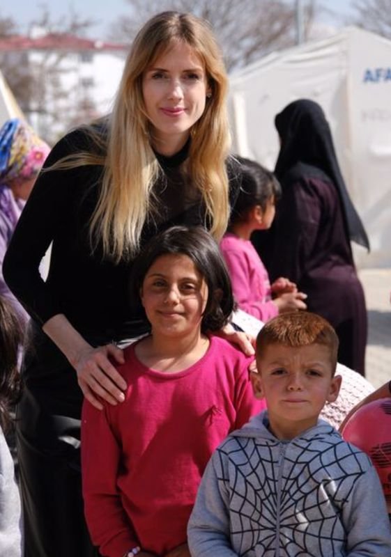 Wilma Elles Kahramanmaraş'ta depremzede çocukları ziyaret etti