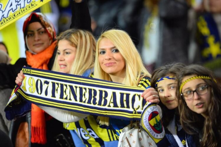 Mahkemeden Fenerbahçe taraftarını sevindirecek karar! Kayserispor - Fenerbahçe maçına misafir takım taraftarı girebilecek...
