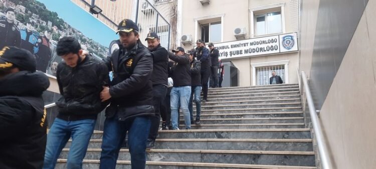 İstanbul'da 2 milyon lira vurgun yapan dolandırıcılık çetesi çökertildi