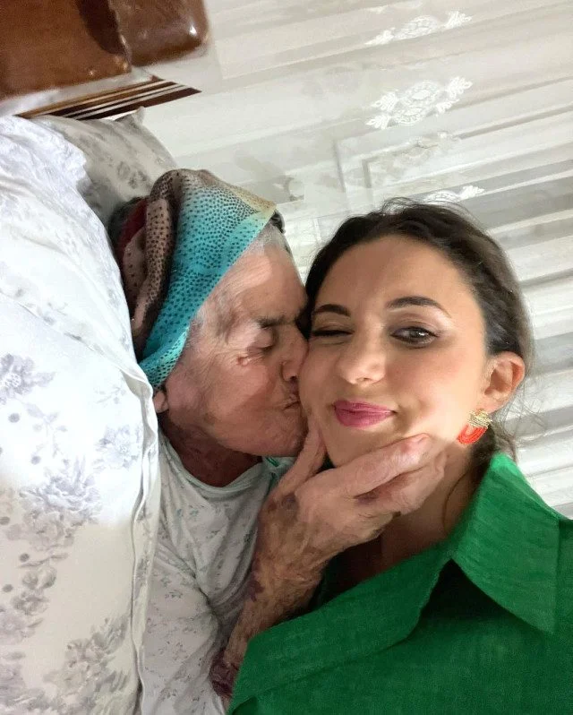 şarkıcı karsu dönmez'in enkazdan sağ çıkarılan büyükannesi hayatını kaybetti!