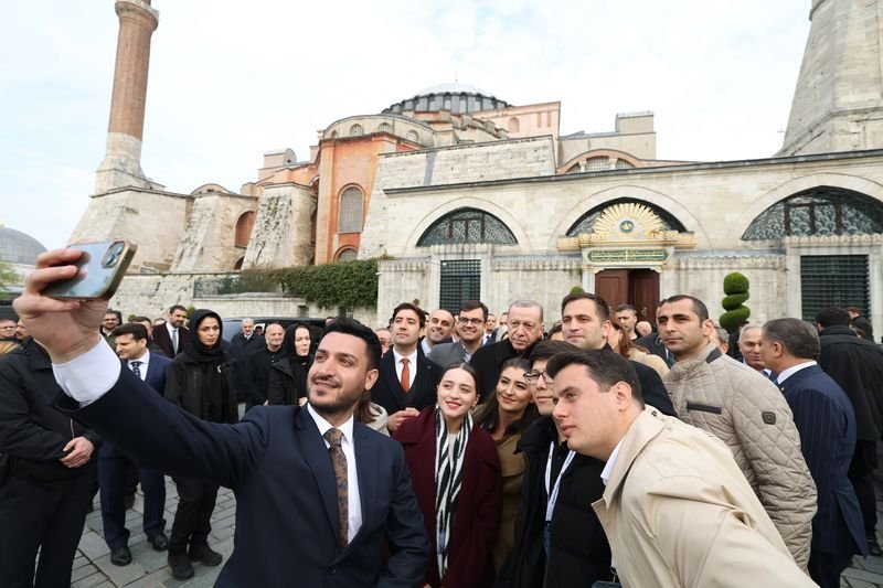 Cumhurbaşkanı Recep Tayyip Erdoğan, bayram namazını Ayasofya'da kıldı