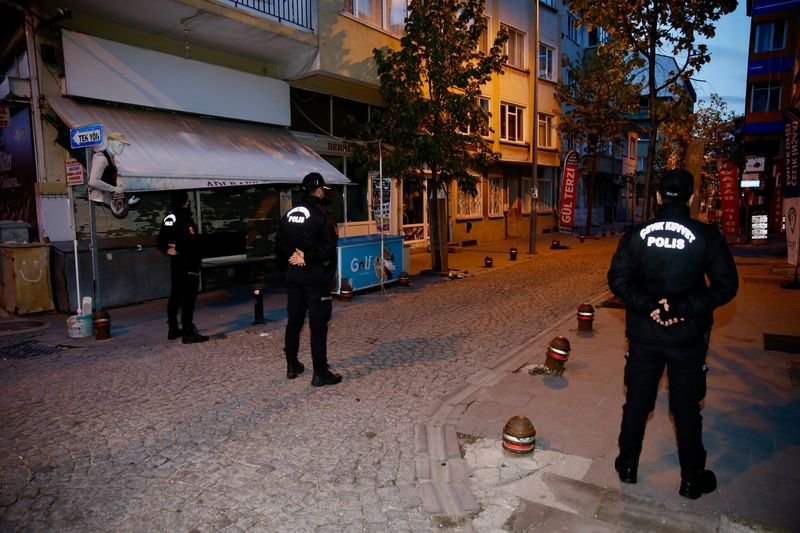 eskişehir merkezli 8 ilde eş zamanlı terör operasyonu: 10 şüpheli yakalandı