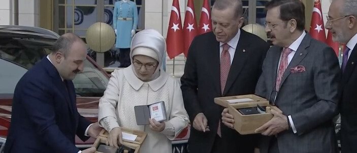 cumhurbaşkanı erdoğan togg 22