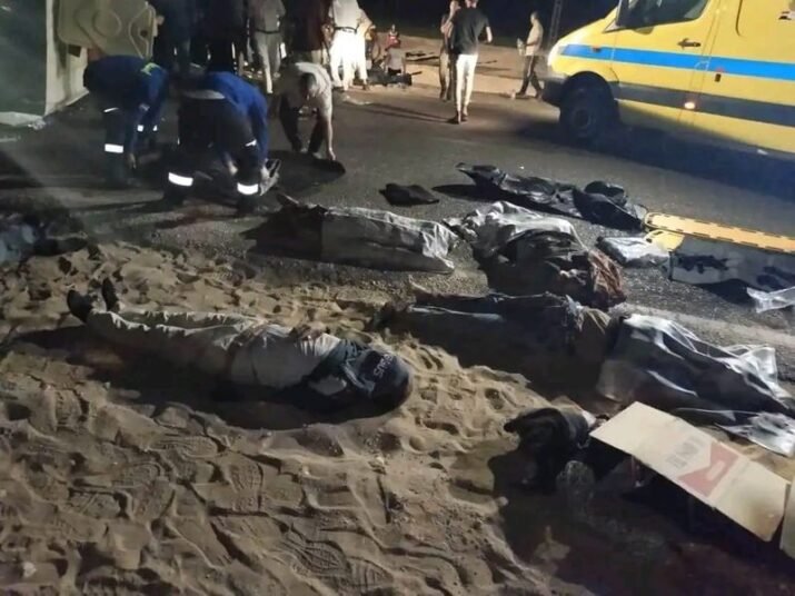 Mısır'da yolcu otobüsü kamyona çarptı: 14 ölü, 25 yaralı