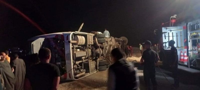 mısır'da yolcu otobüsü kamyona çarptı: 14 ölü, 25 yaralı