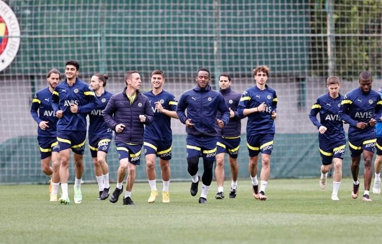 Fenerbahçe, Giresunspor maçı hazırlıklarına başladı