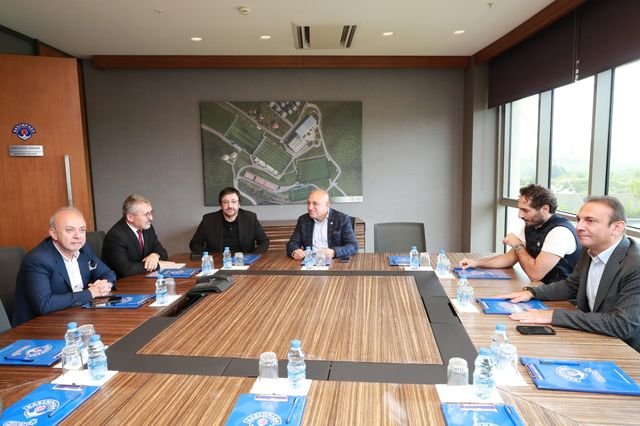 TFF Başkanı Mehmet Büyükekşi, Kasımpaşa Kulübü'nü ziyaret etti