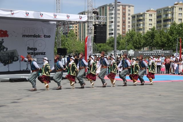 diyarbakır’da 19 mayıs, halk oyunları ve milli sporcuların gösterileriyle kutlandı