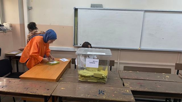 Diyarbakır'da sandıklar kapandı oy sayımı başladı