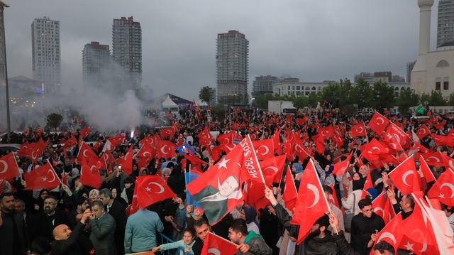 başakşehir'den cumhurbaşkanı erdoğan'a sevgi seli, seçim zaferi, başakşehir’de coşkuyla kutlandı.