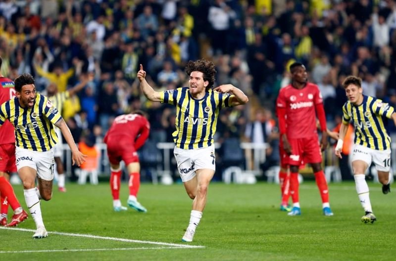 Ferdi Kadıoğlu: “Umarım Galatasaray puan kaybeder”