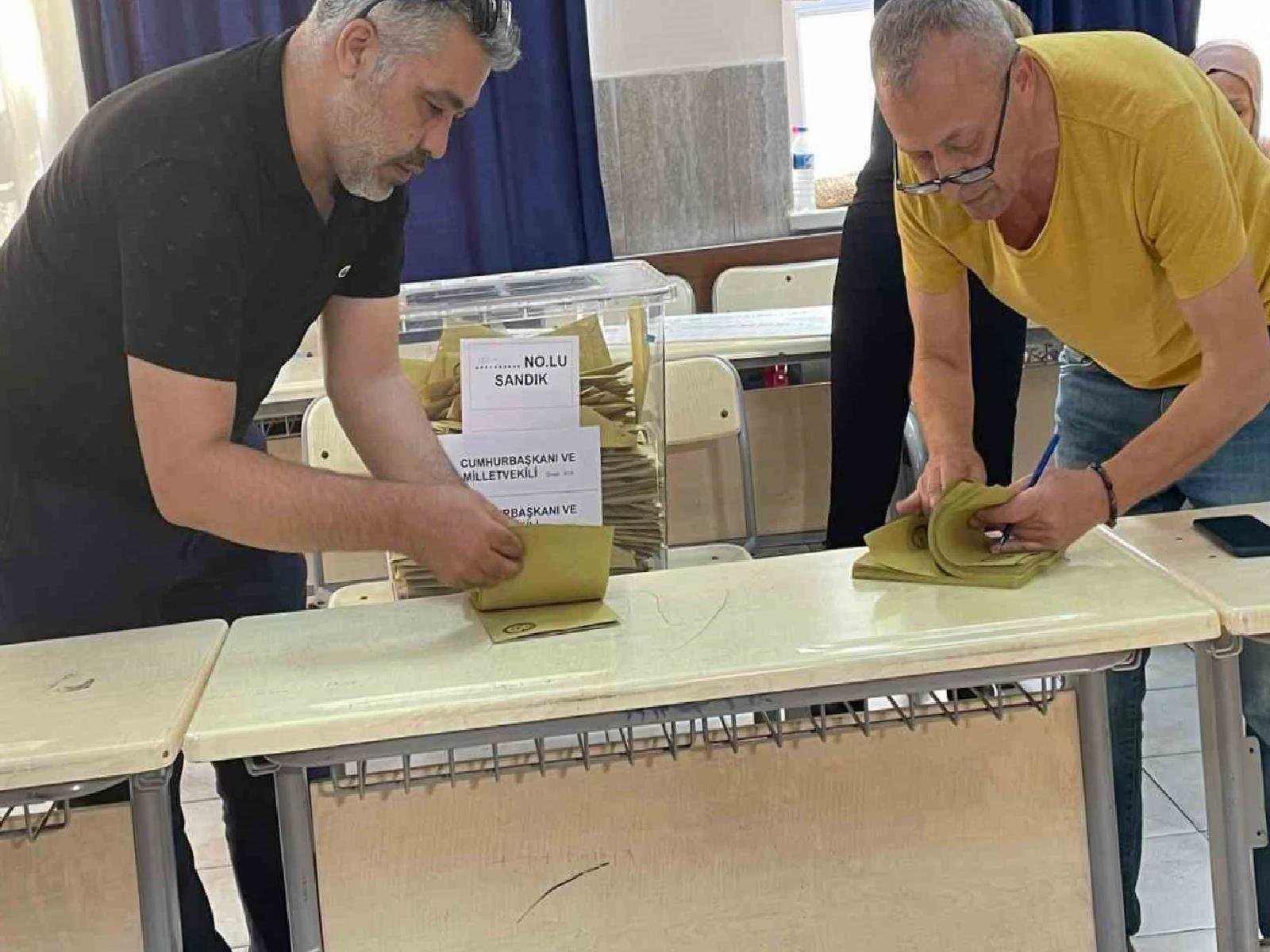 Adana'da oy kullanma işlemleri tamamlandı, sayılar başladı