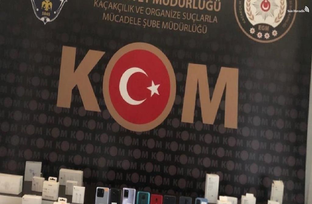 Antalya'da polisten kaçak elektronik eşya ve tütün operasyonu