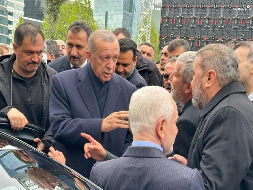 Azerbaycanlı demir ustasından Cumhurbaşkanı Erdoğan'a “Zafer Kılıcı” hatırası
