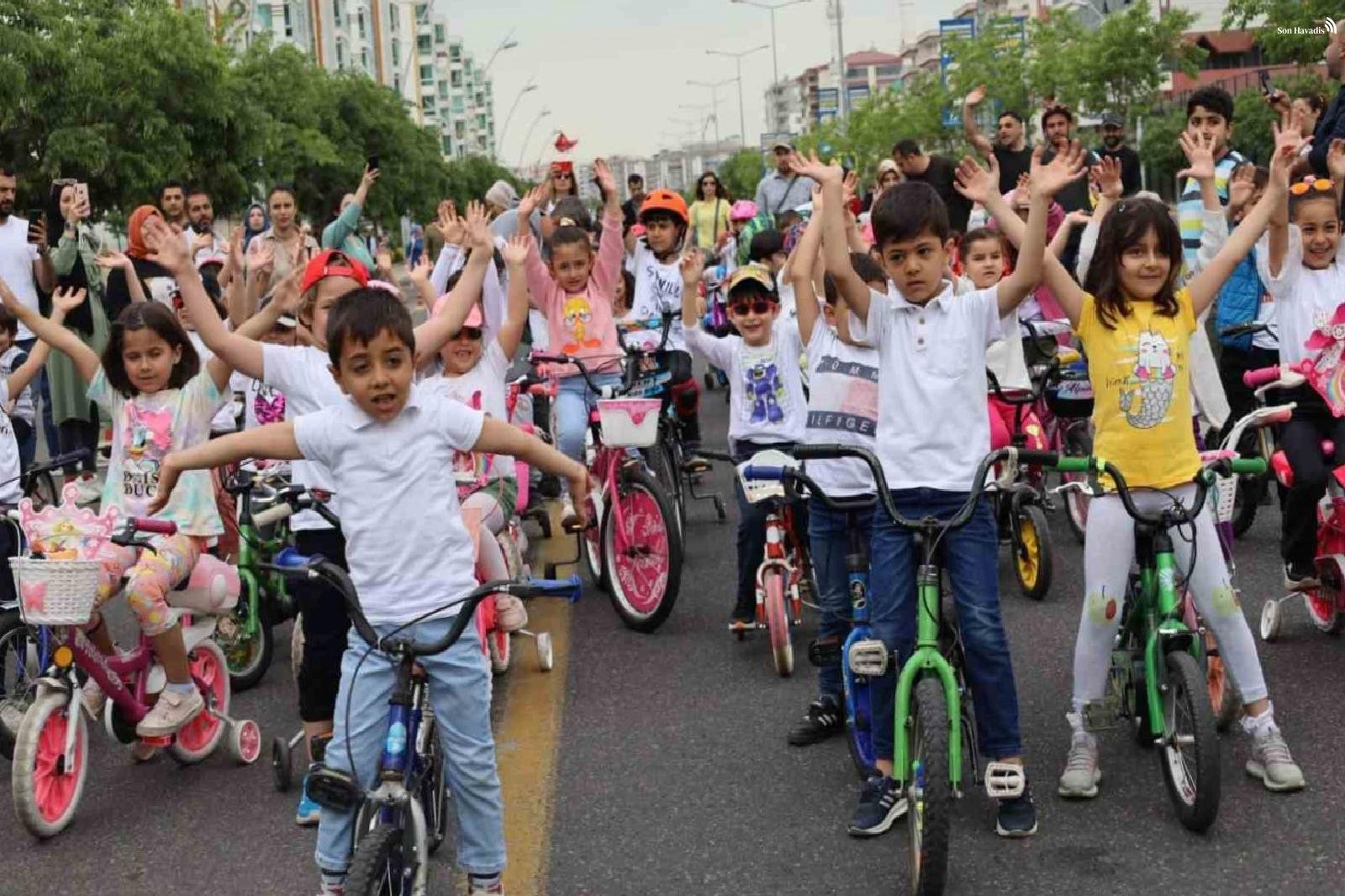 Diyarbakır'da 280 çocuk sağlık için pedal dahil edildi