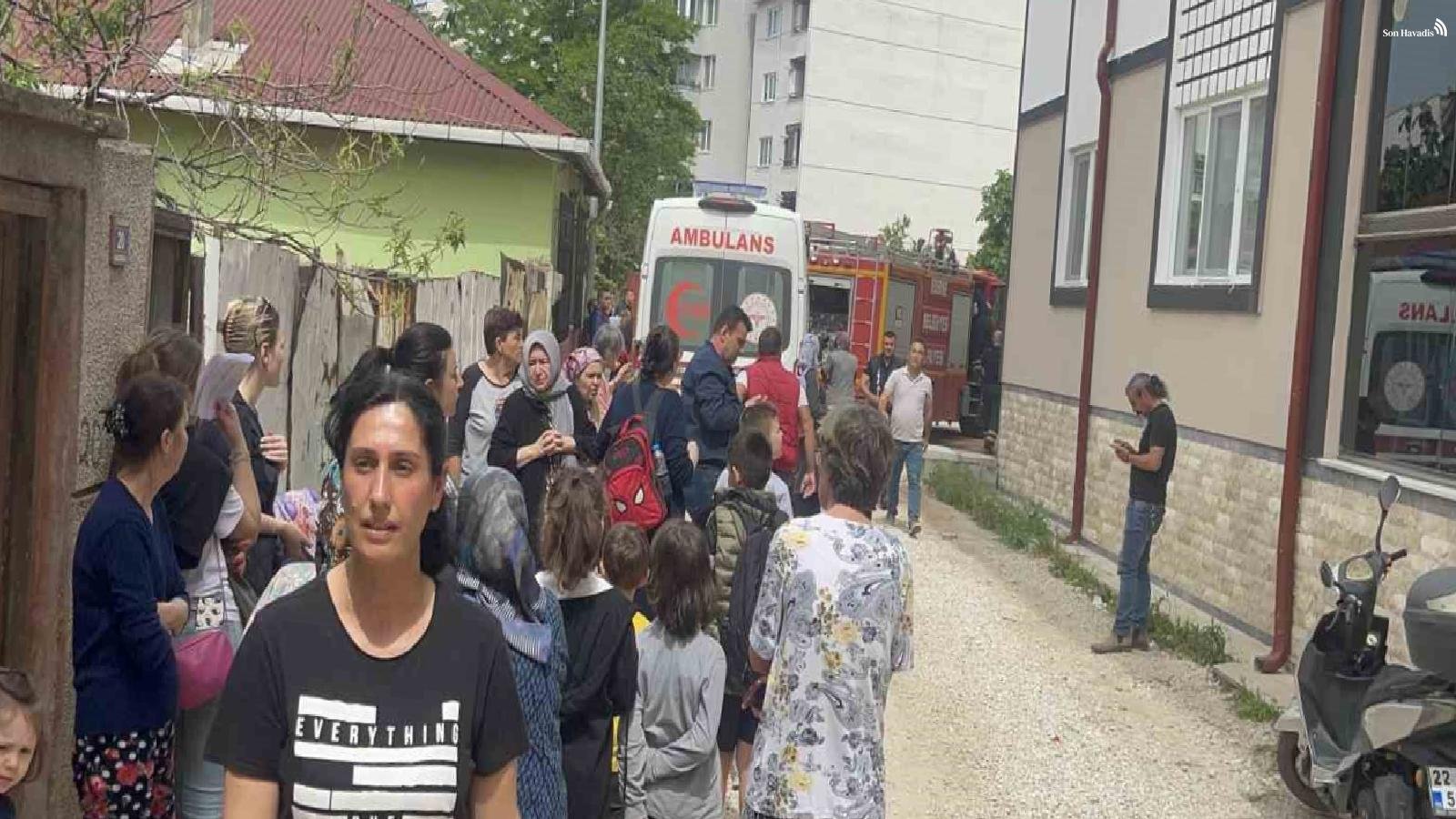Edirne'de evde çıkan yangın mahallelisini ortaya döktü