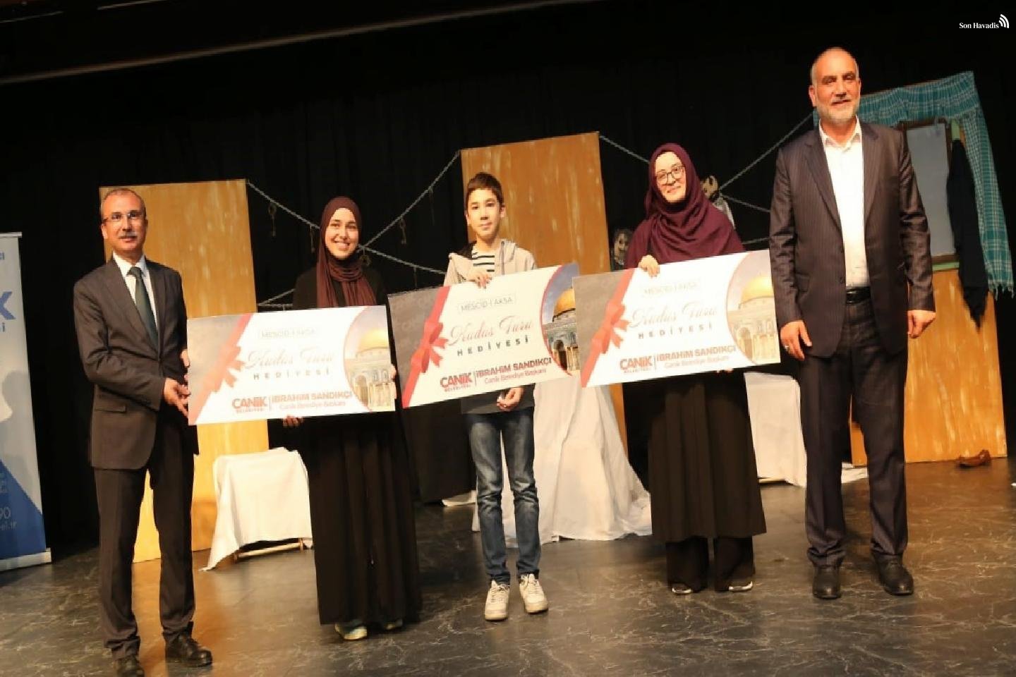 'Filistin Hakkında Konuşmalıyız' tiyatro öğretmeni