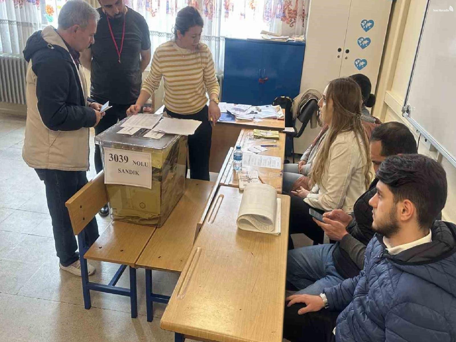 İstanbul'da sandıklar kapandı, oy sayımına başlandı