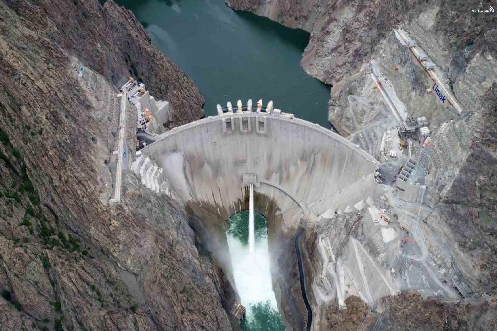 Yusufeli Barajı'nda su seviyesi 131 metreye ulaştı