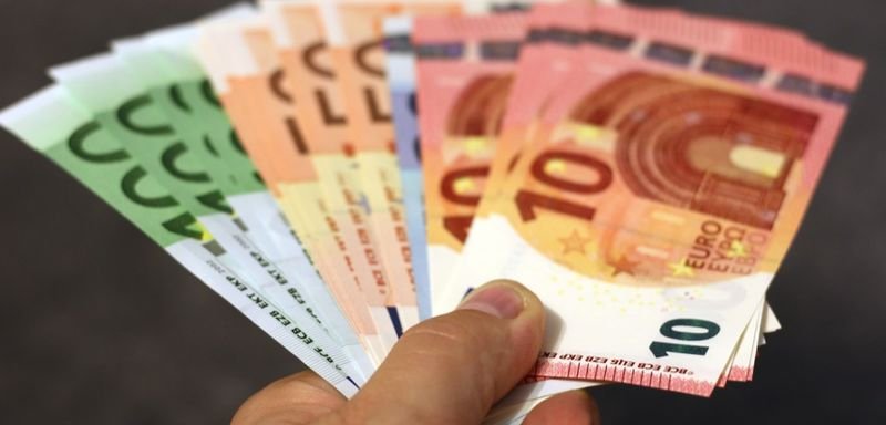 Euro rekor kırdı, 23 lirayı geçti