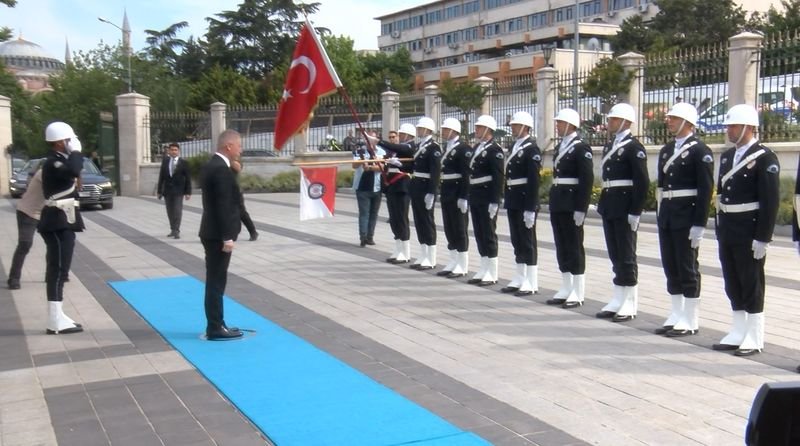 İstanbul Valisi Davut Gül göreve başladı