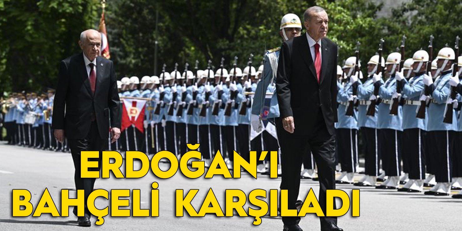 Cumhurbaşkanı Erdoğan’ı, Bahçeli karşıladı