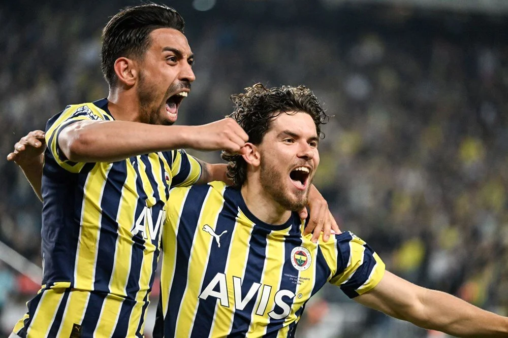 Galatasaray Fenerbahçe canlı maç izle şifresiz taraftarium24 selçuk sports