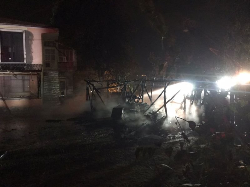 sakarya’da iki ev ve iki depo yandı: kundaklama iddiası