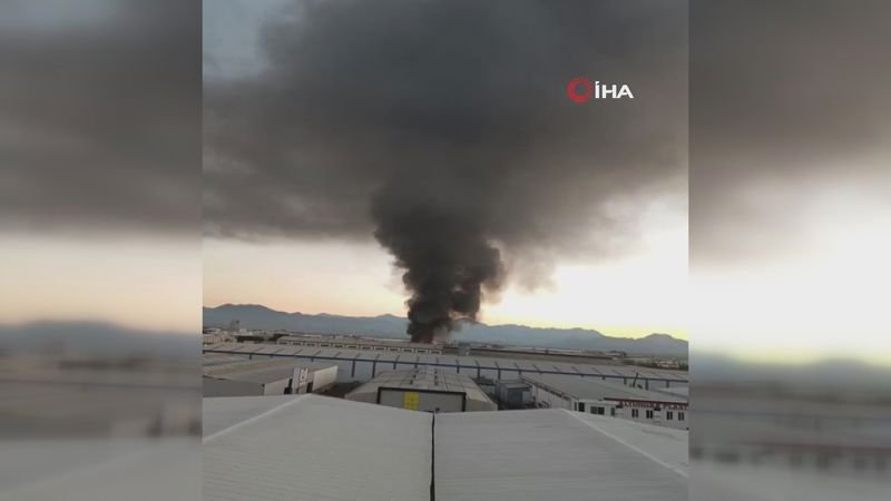 antalya'da korkutan fabrika yangını