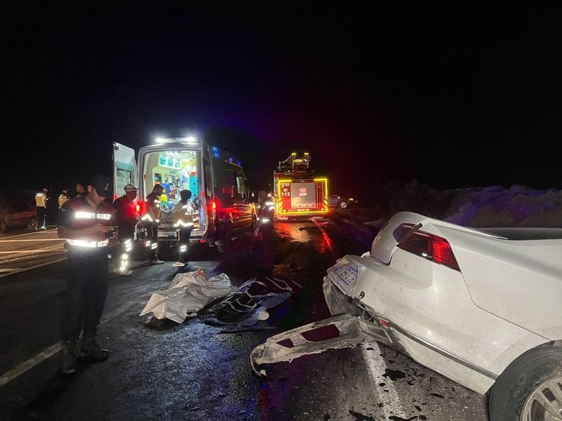 nevşehir'de cip ile otomobil çarpıştı: 4 ölü, 2 yaralı