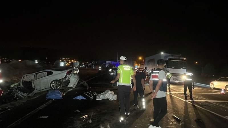 nevşehir'de cip ile otomobil çarpıştı: 4 ölü, 2 yaralı