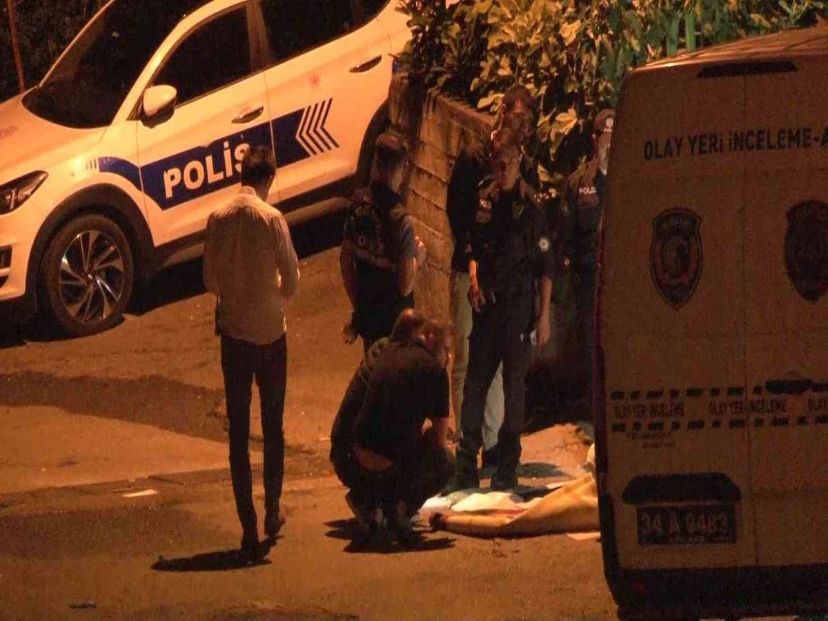 İstanbul Pendik'te halıya sarılı erkek cesedi bulundu