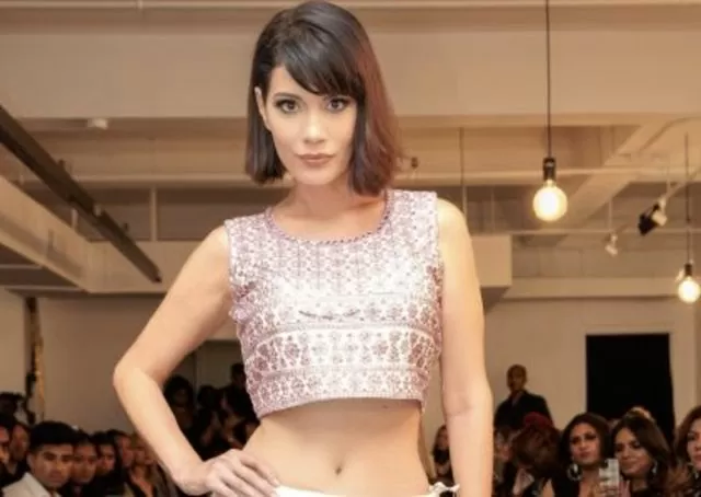 new york moda haftasının tek türk modeli: ayça varlıer