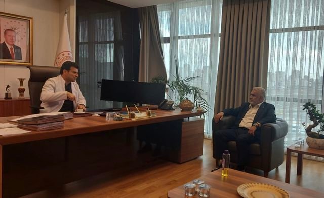 Hüda Par Genel Başkanı Zekeriya Yapıcıoğlu'ndan Çam ve Sakura Hastanesi'ne ziyaret