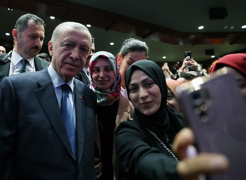 Cumhurbaşkanı Erdoğan: "Terör örgütlerinin siyasete alenen müdahale ettiği sahnelerle karşılaştık"