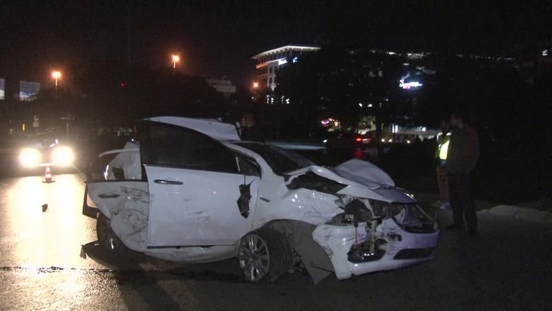 alkollü sürücü hafriyat kamyonuyla dehşet saçtı: 2 polis ağır yaralı