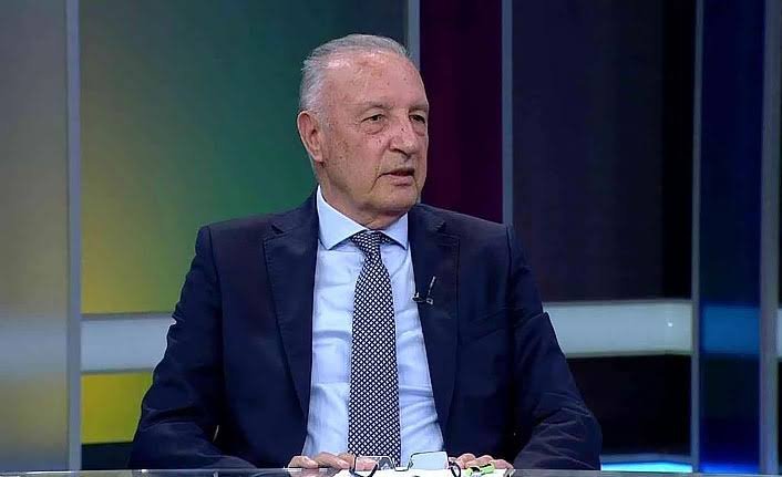 Efsane Teknik Direktör Rasim Kara’dan Alper Üstündağ’a samimi açıklamalar: “Şenol Hoca yönetimi taraftarın önüne atmıyor”
