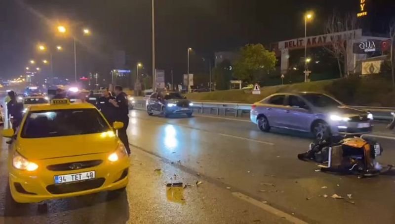 maltepe'de motosiklet ticari taksiye arkadan çarptı: 1 ağır yaralı