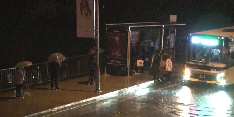 İstanbul’da sağanak yağmur etkili oluyor