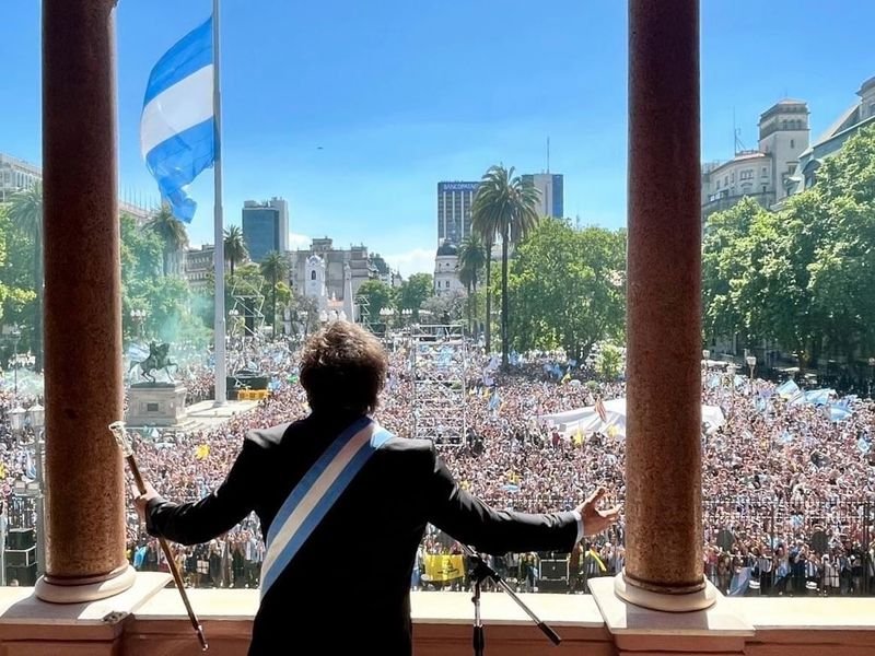 arjantin’in yeni devlet başkanı javier milei göreve başladı