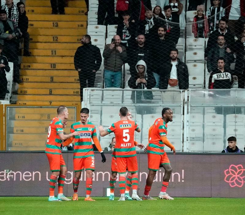 Beşiktaş, kendi sahasında kaybetti: 1-3