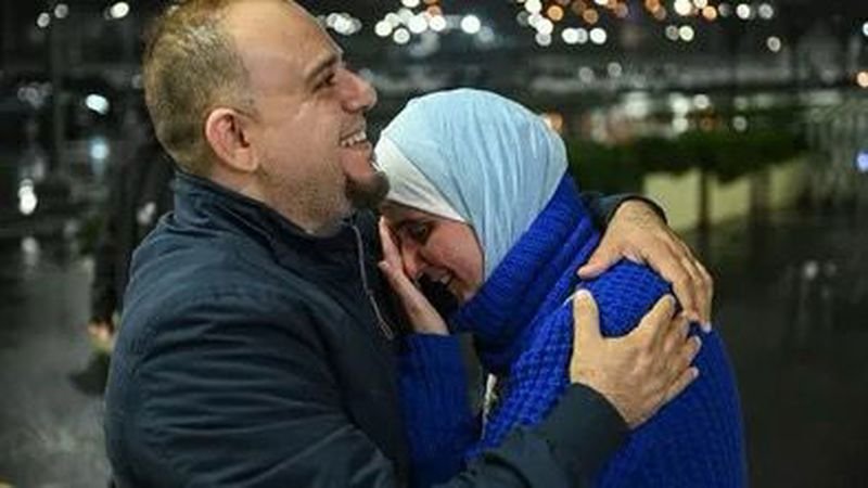 gazze’den tahliye edilen türk vatandaşları i̇stanbul’a geldi
